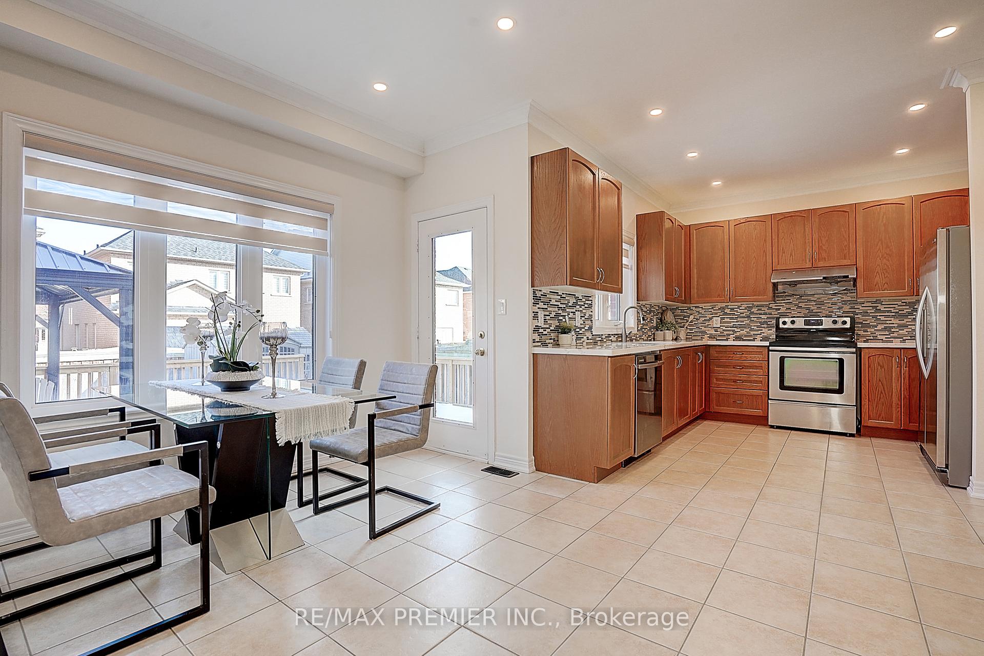 Photo 29 of 41 Silverado Hills Drive, Markham, Cathedraltown — HOMEH