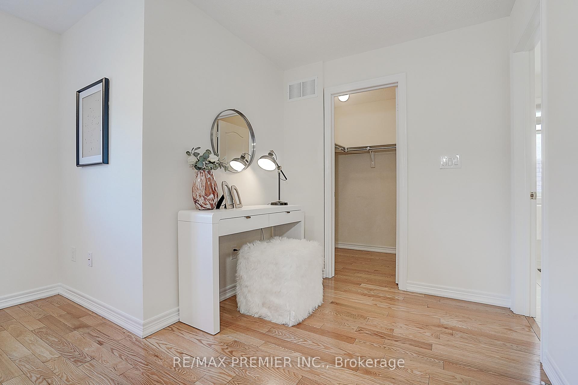 Photo 26 of 41 Silverado Hills Drive, Markham, Cathedraltown — HOMEH