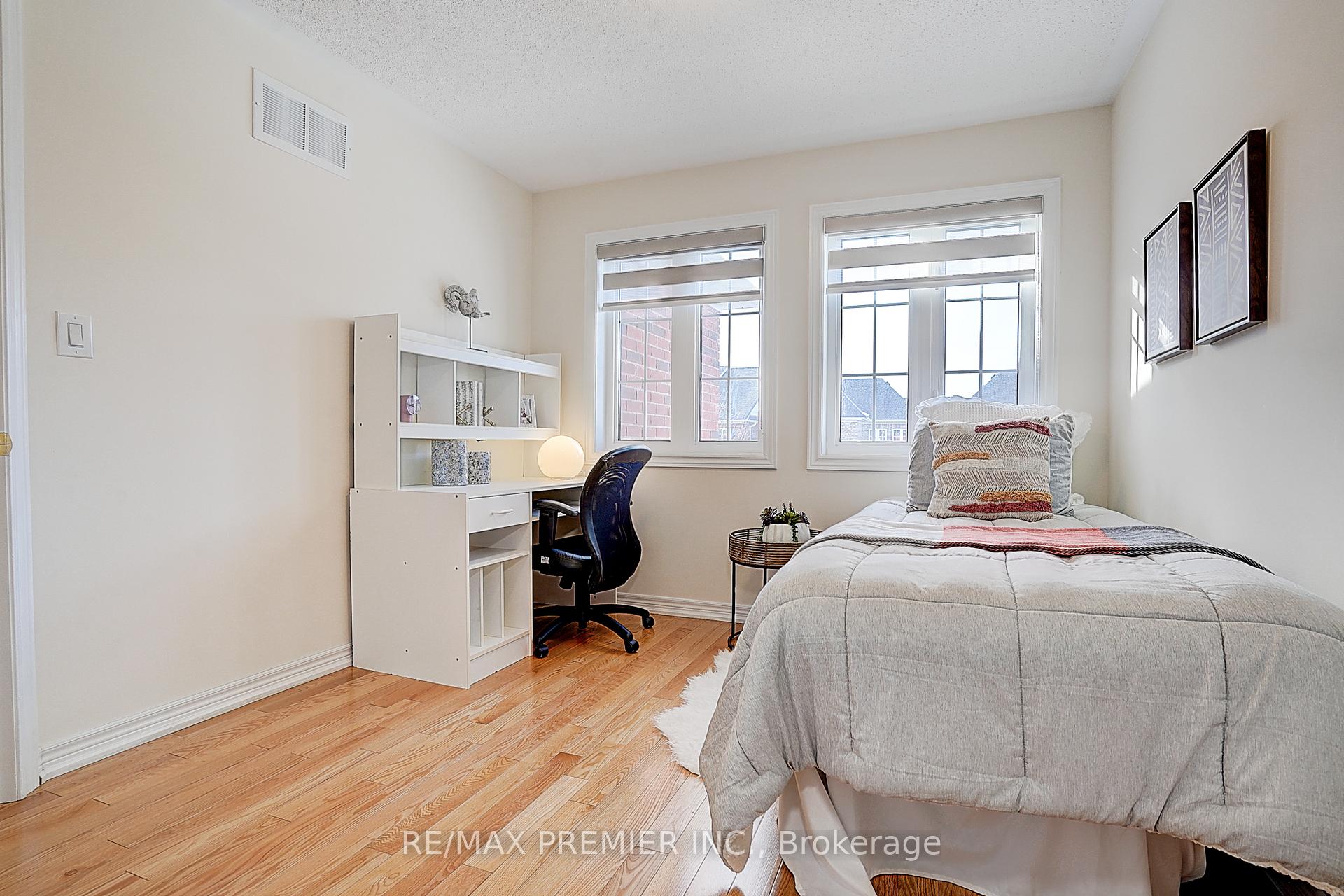 Photo 21 of 41 Silverado Hills Drive, Markham, Cathedraltown — HOMEH