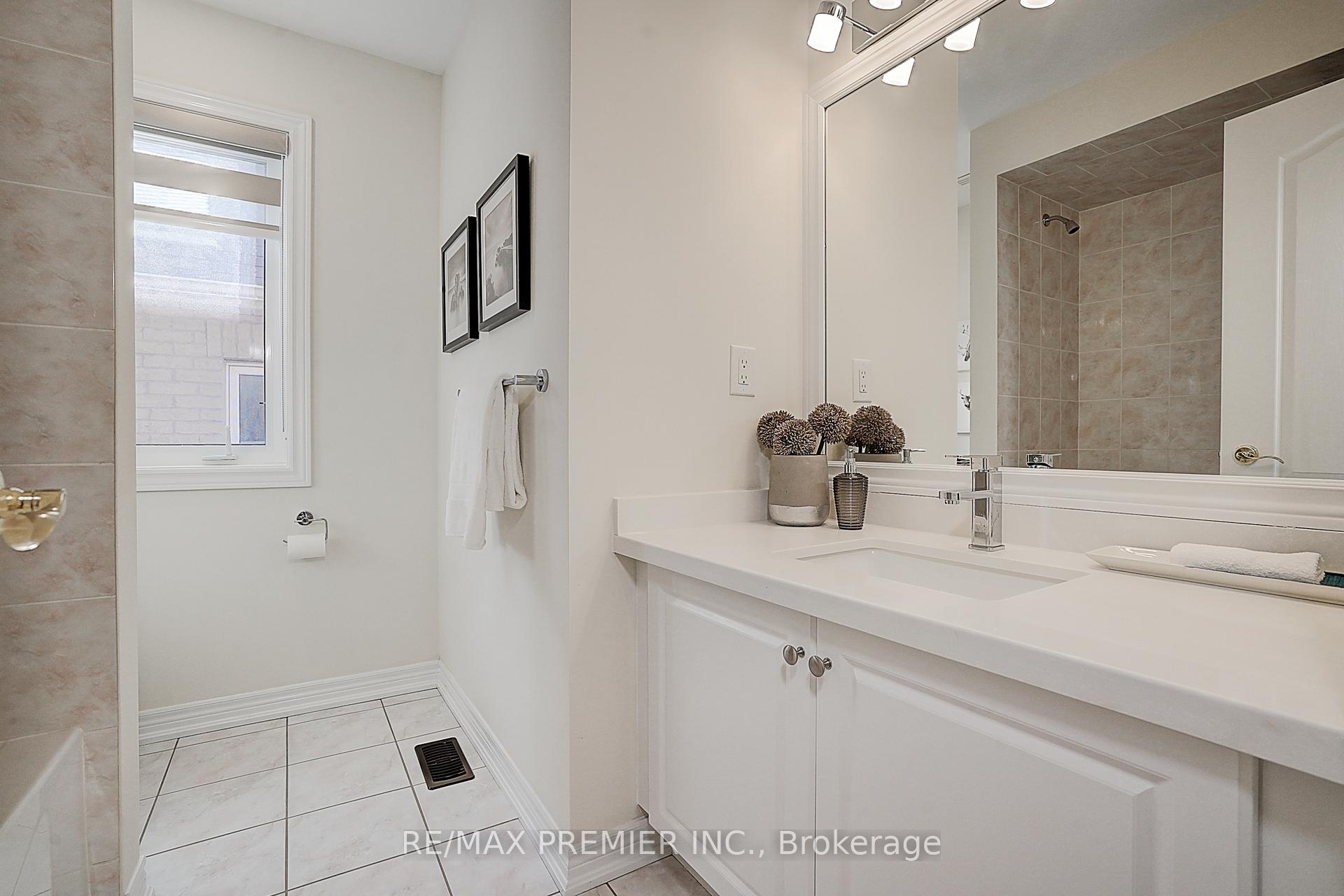 Photo 35 of 41 Silverado Hills Drive, Markham, Cathedraltown — HOMEH