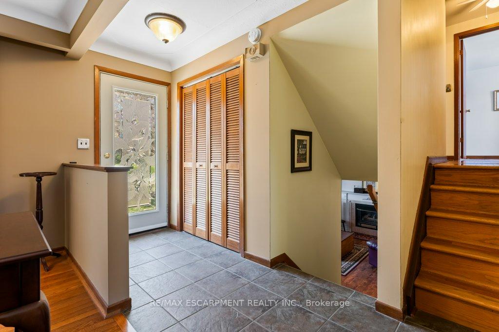 Photo 2 of 4925 Cameron Avenue, Lincoln, Beamsville — HOMEH