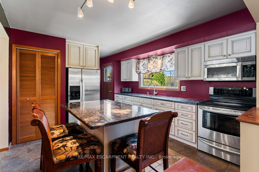 Photo 16 of 4925 Cameron Avenue, Lincoln, Beamsville — HOMEH