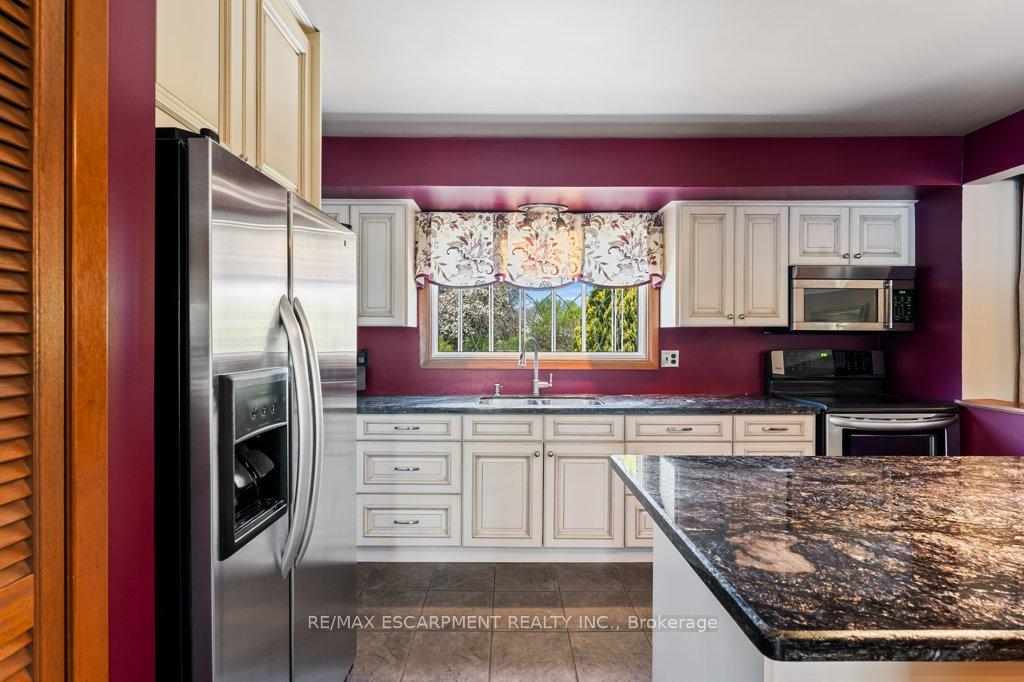 Photo 11 of 4925 Cameron Avenue, Lincoln, Beamsville — HOMEH