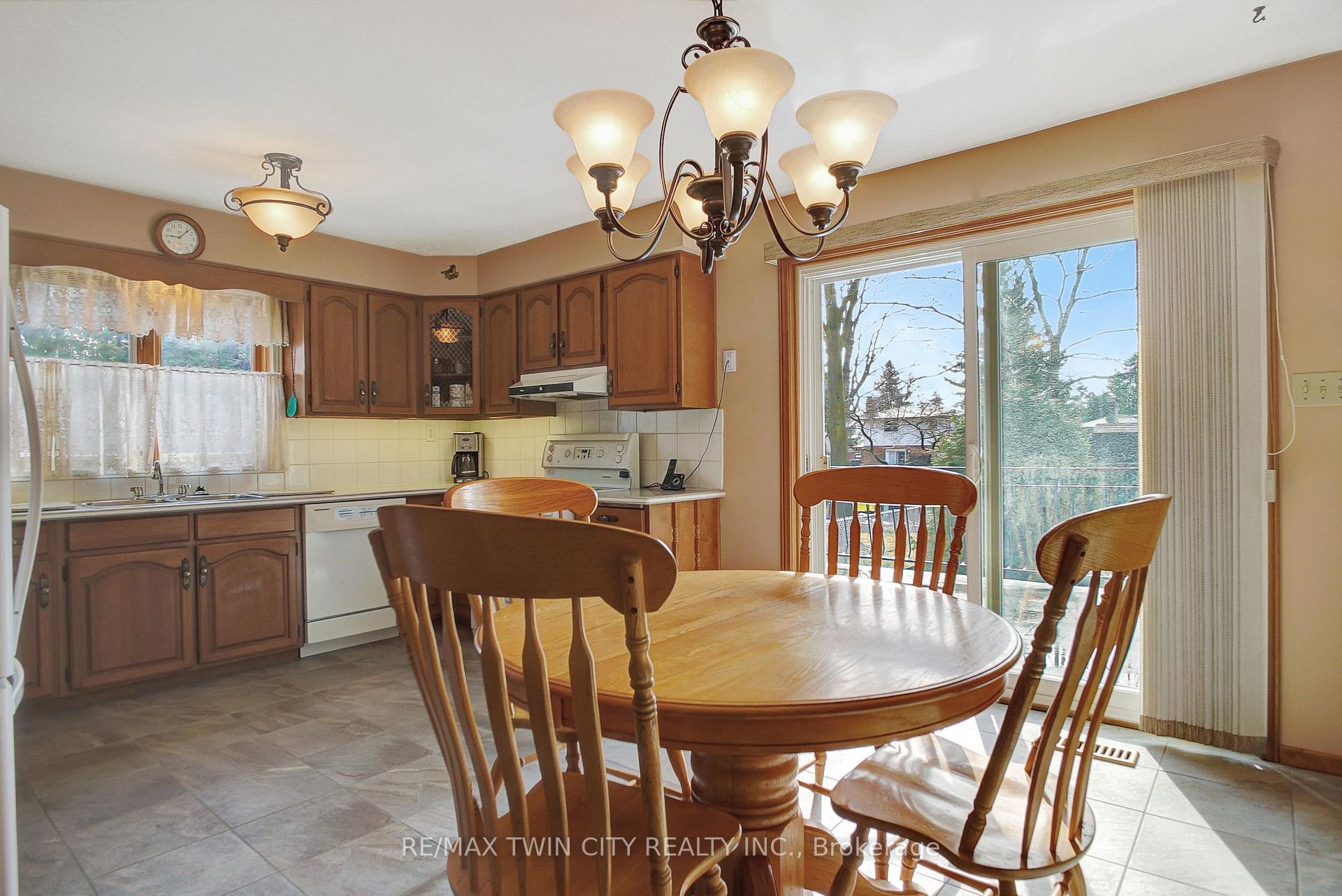 Photo 24 of 267 Normandy Avenue, Waterloo — HOMEH