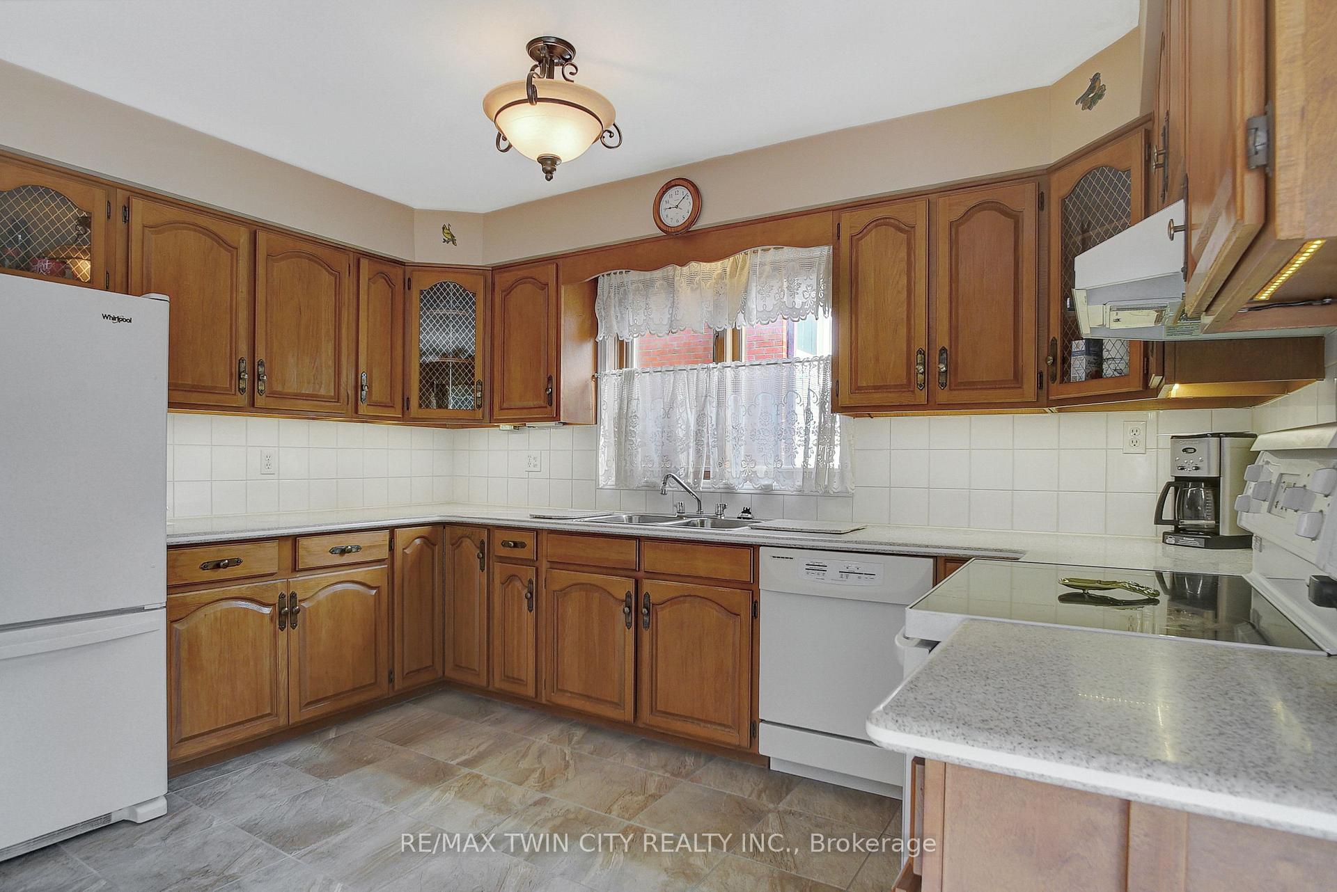 Photo 29 of 267 Normandy Avenue, Waterloo — HOMEH