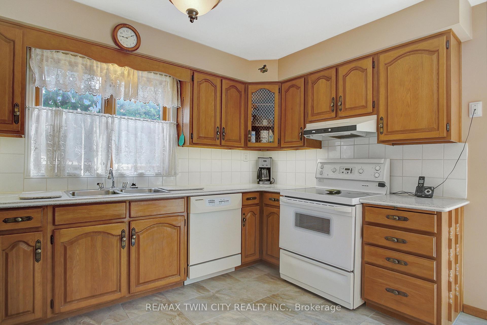 Photo 26 of 267 Normandy Avenue, Waterloo — HOMEH