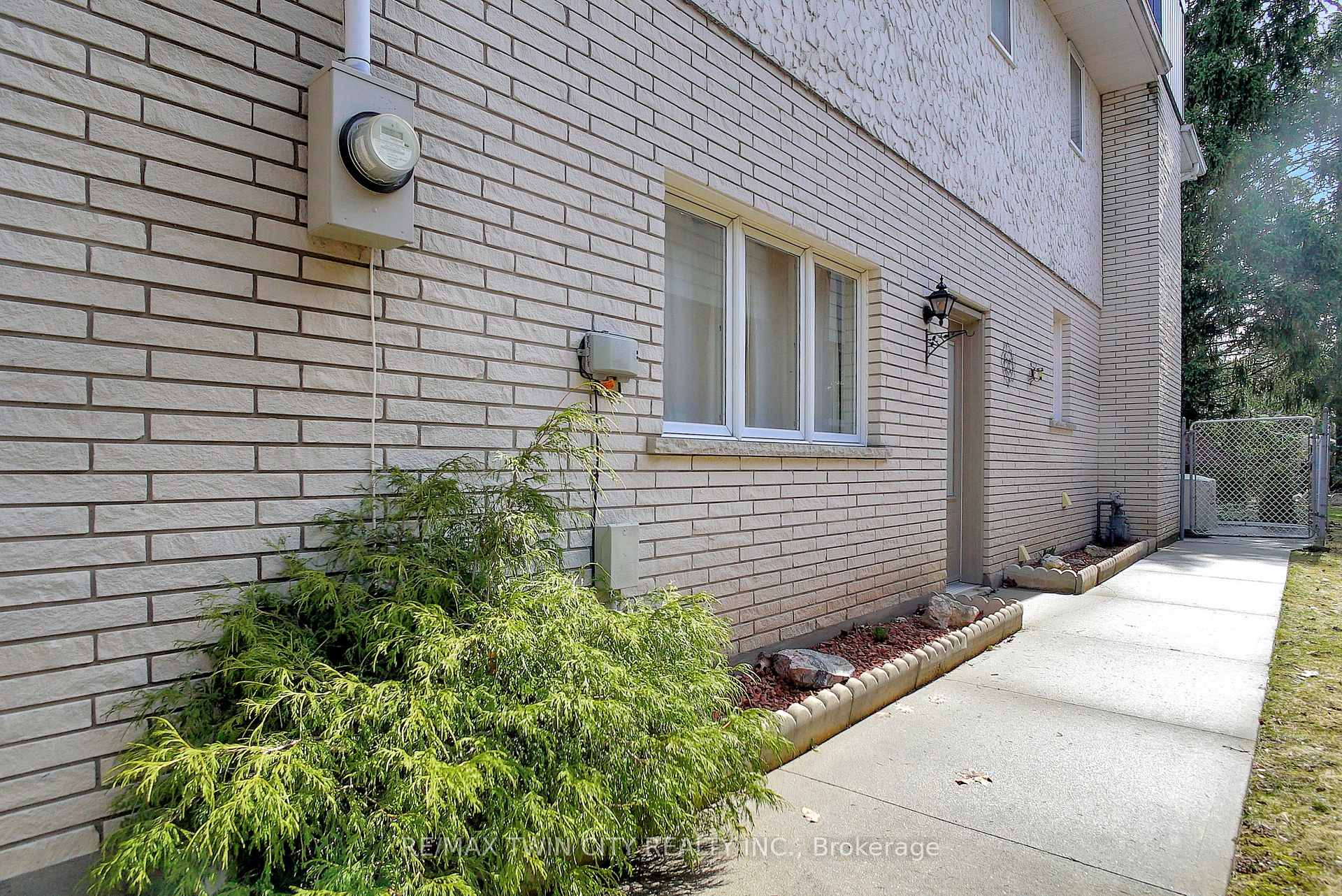 Photo 40 of 267 Normandy Avenue, Waterloo — HOMEH