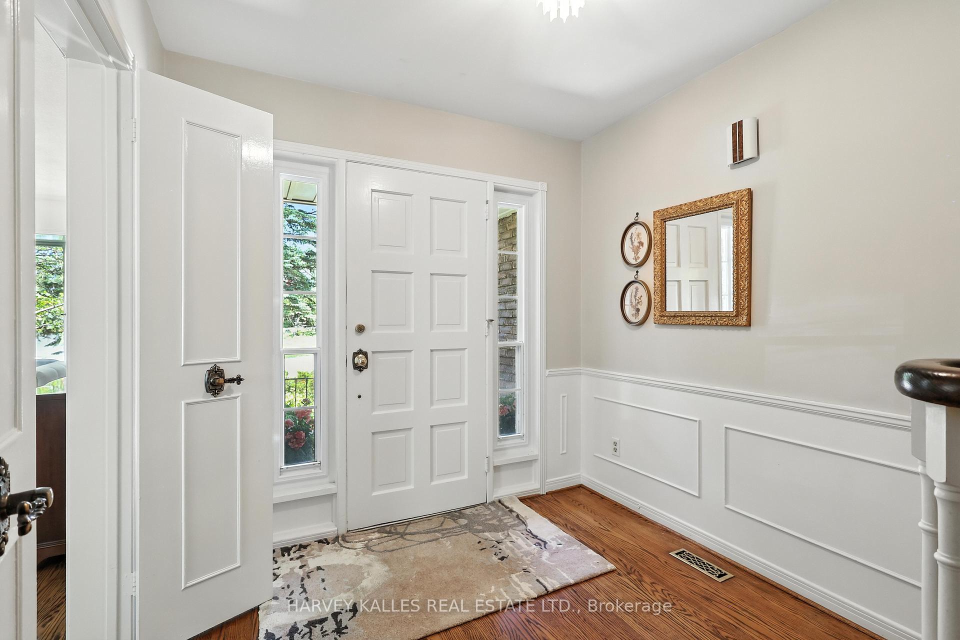 Photo 6 of 15 Woolsthorpe Crescent, Markham, German Mills — HOMEH