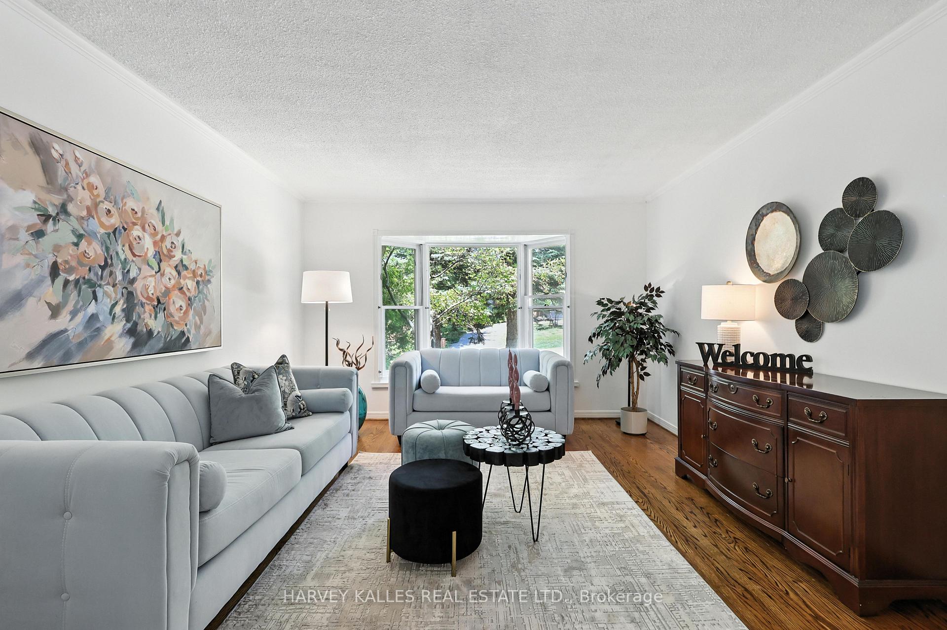 Photo 8 of 15 Woolsthorpe Crescent, Markham, German Mills — HOMEH