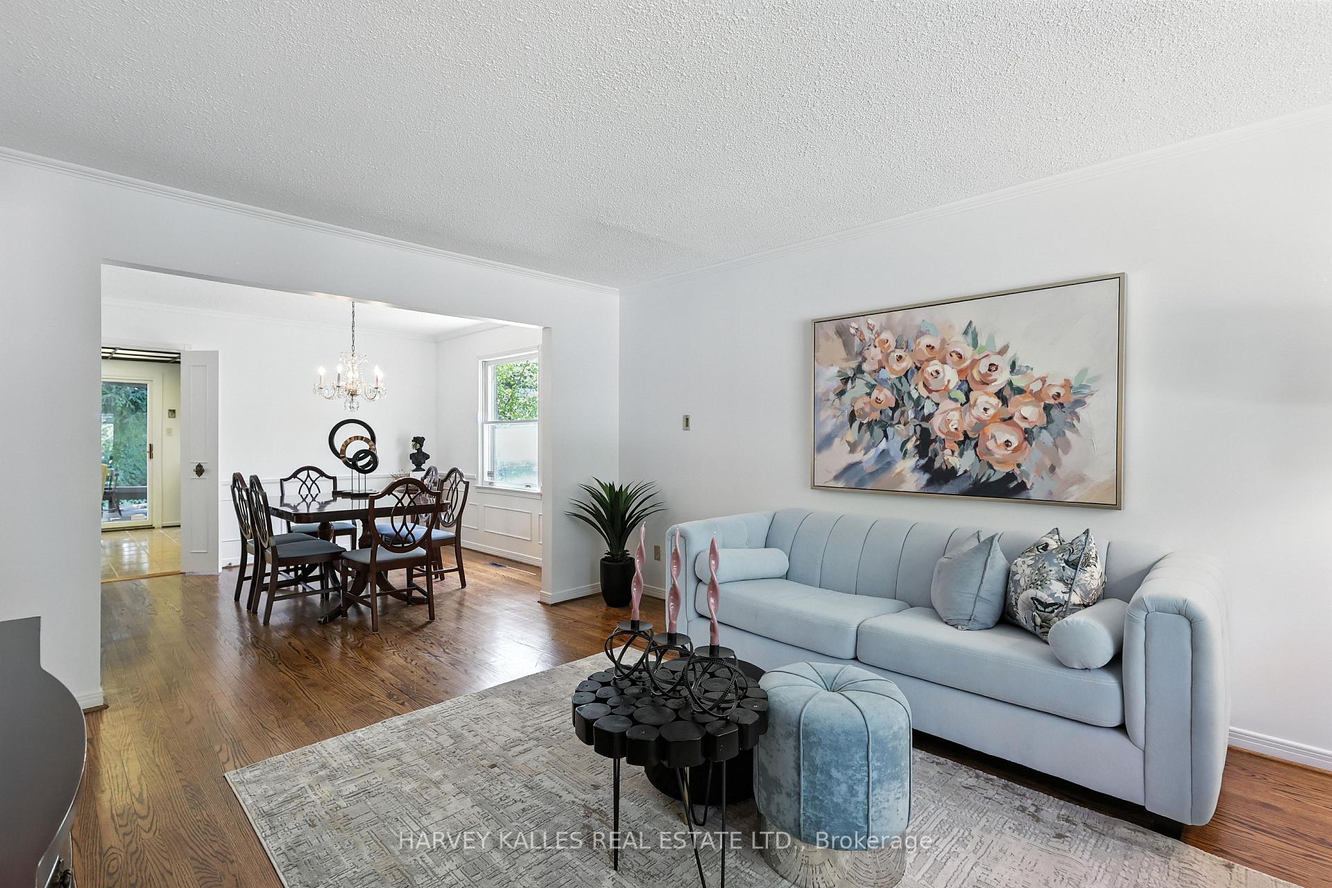 Photo 9 of 15 Woolsthorpe Crescent, Markham, German Mills — HOMEH