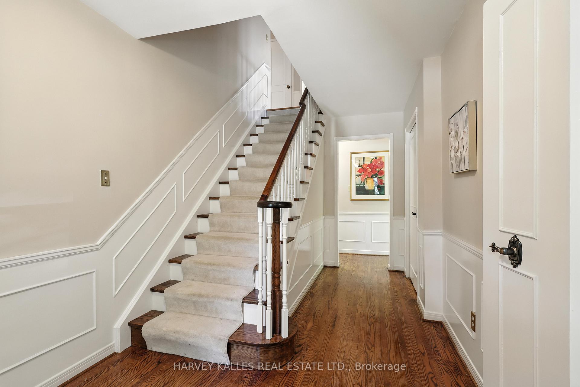 Photo 12 of 15 Woolsthorpe Crescent, Markham, German Mills — HOMEH