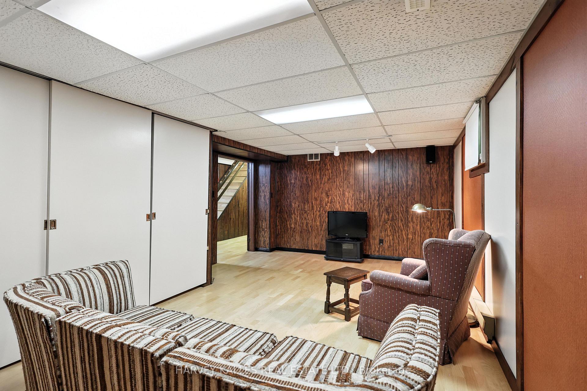 Photo 21 of 15 Woolsthorpe Crescent, Markham, German Mills — HOMEH