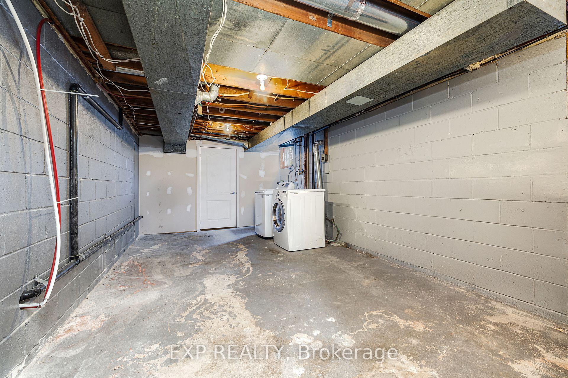 Photo 20 of 56 Toby Crescent, Hamilton, Huntington — HOMEH