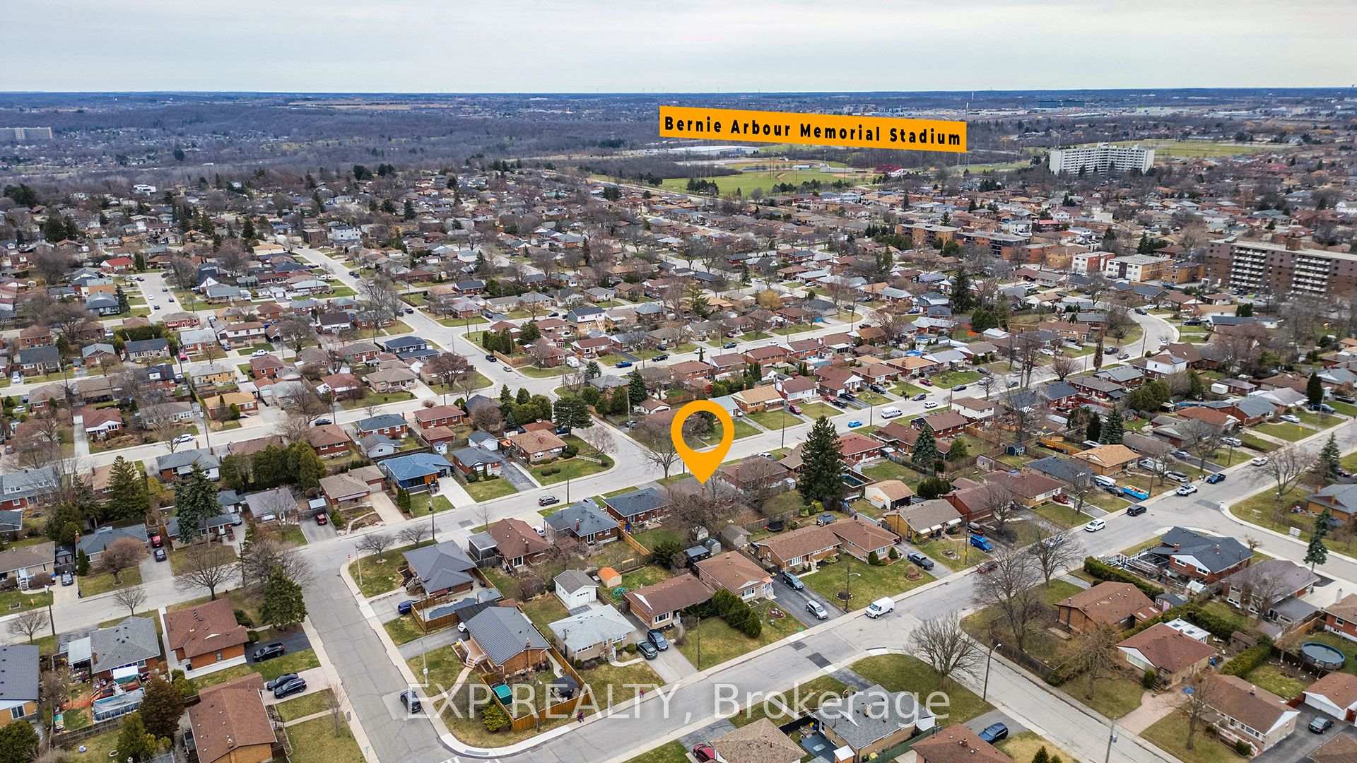 Photo 25 of 56 Toby Crescent, Hamilton, Huntington — HOMEH