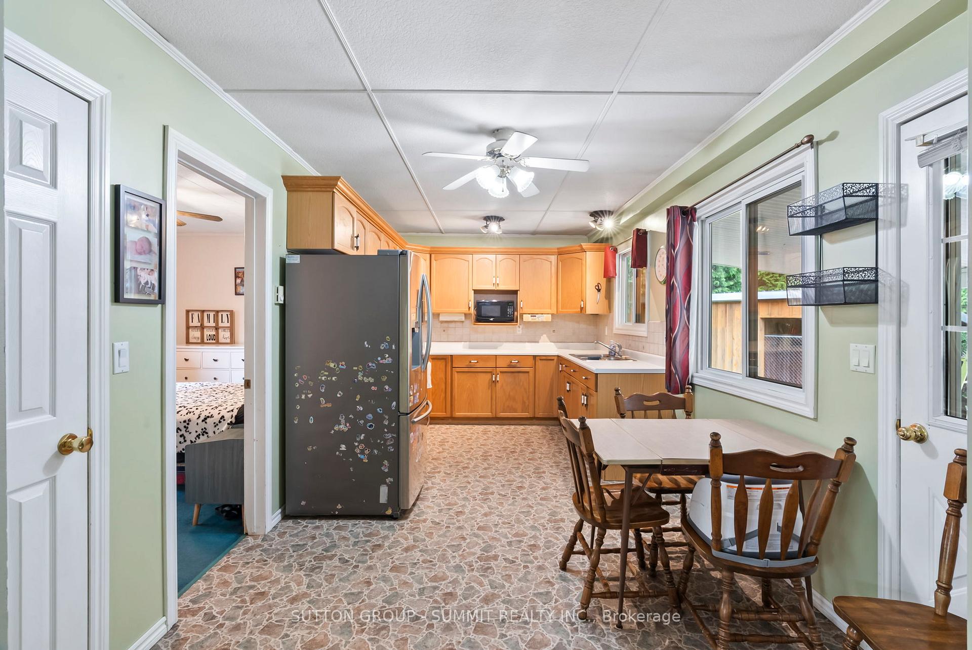 Photo 4 of 134 Paisley Drive, Chatsworth — HOMEH