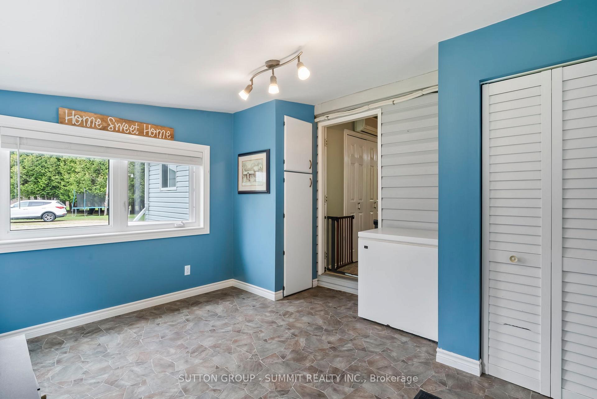 Photo 10 of 134 Paisley Drive, Chatsworth — HOMEH