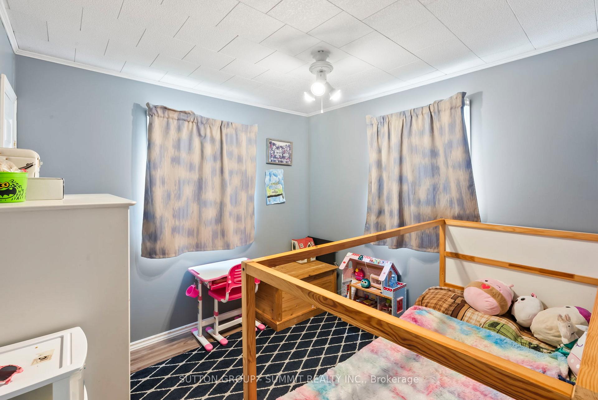 Photo 22 of 134 Paisley Drive, Chatsworth — HOMEH