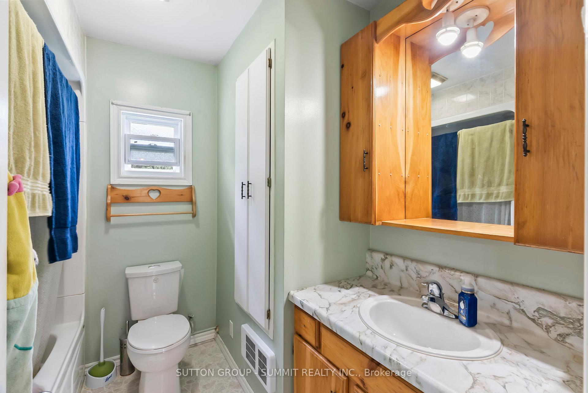 Photo 20 of 134 Paisley Drive, Chatsworth — HOMEH