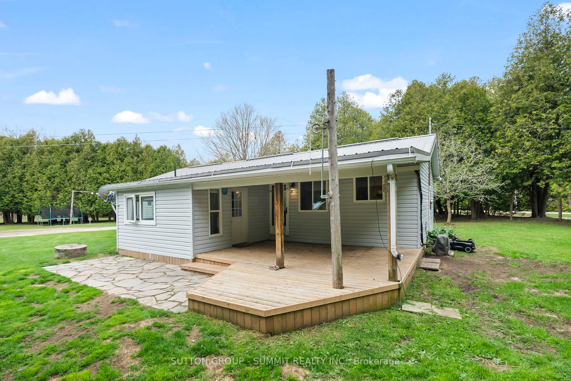 Photo 25 of 134 Paisley Drive, Chatsworth — HOMEH