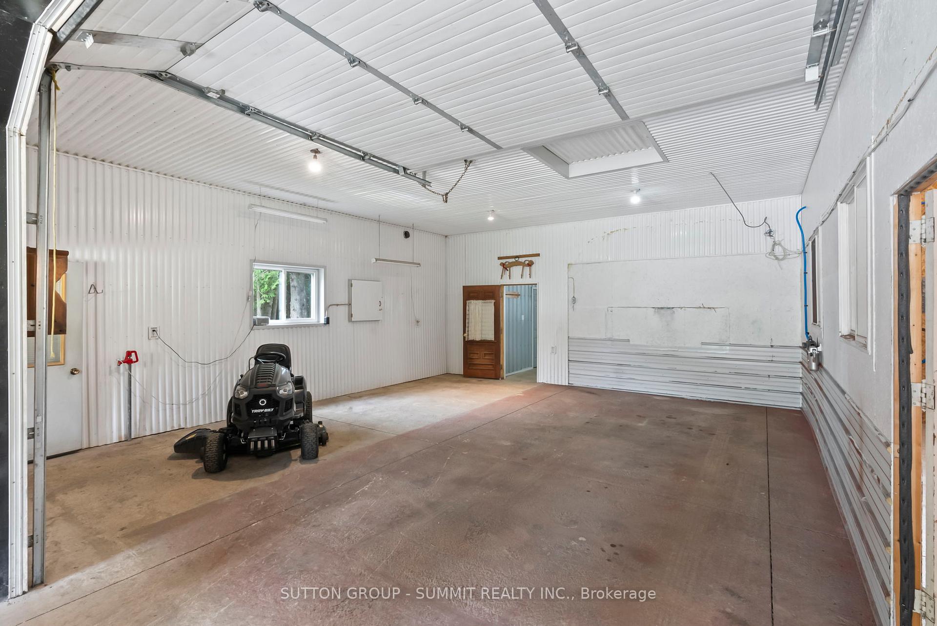 Photo 23 of 134 Paisley Drive, Chatsworth — HOMEH