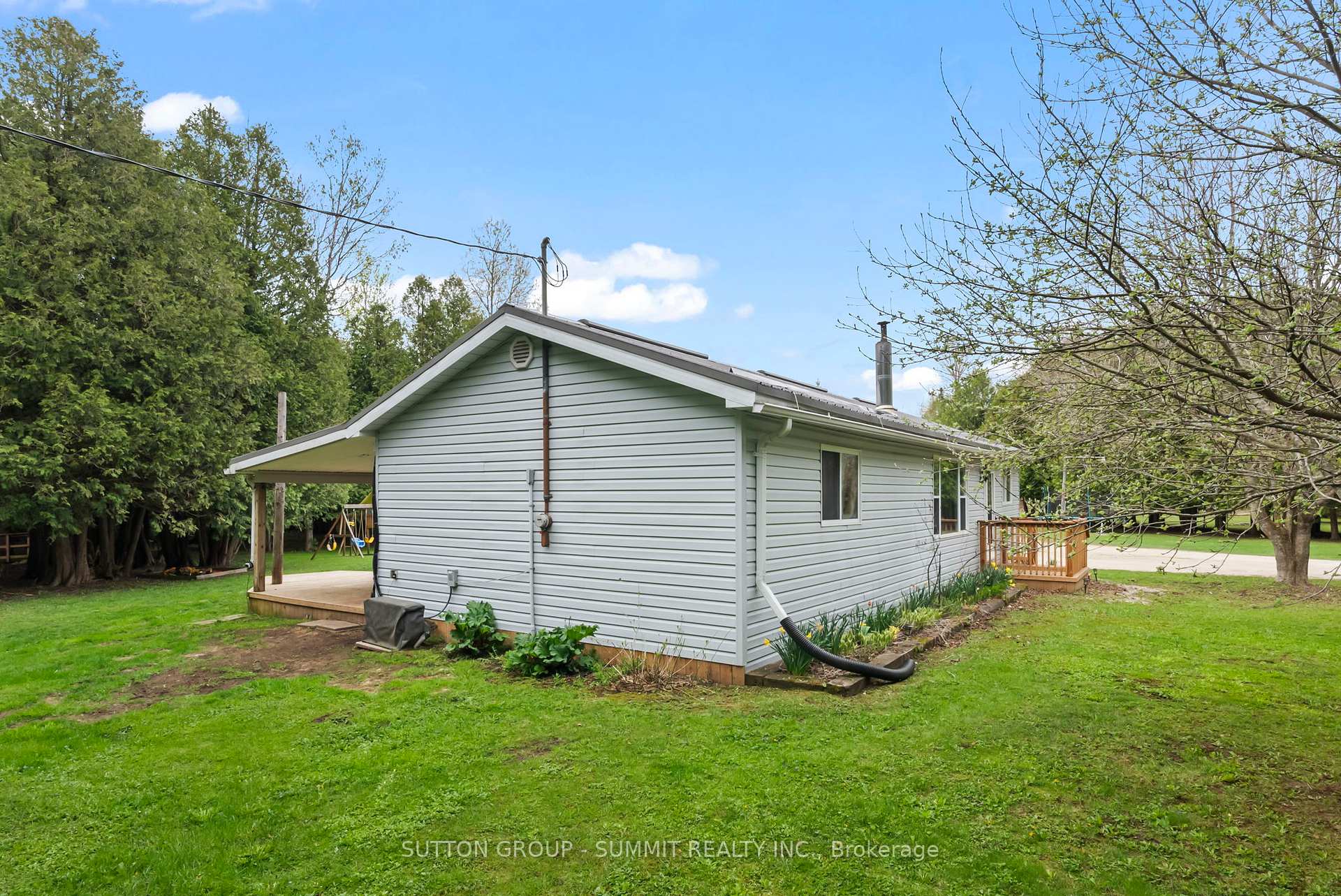 Photo 34 of 134 Paisley Drive, Chatsworth — HOMEH