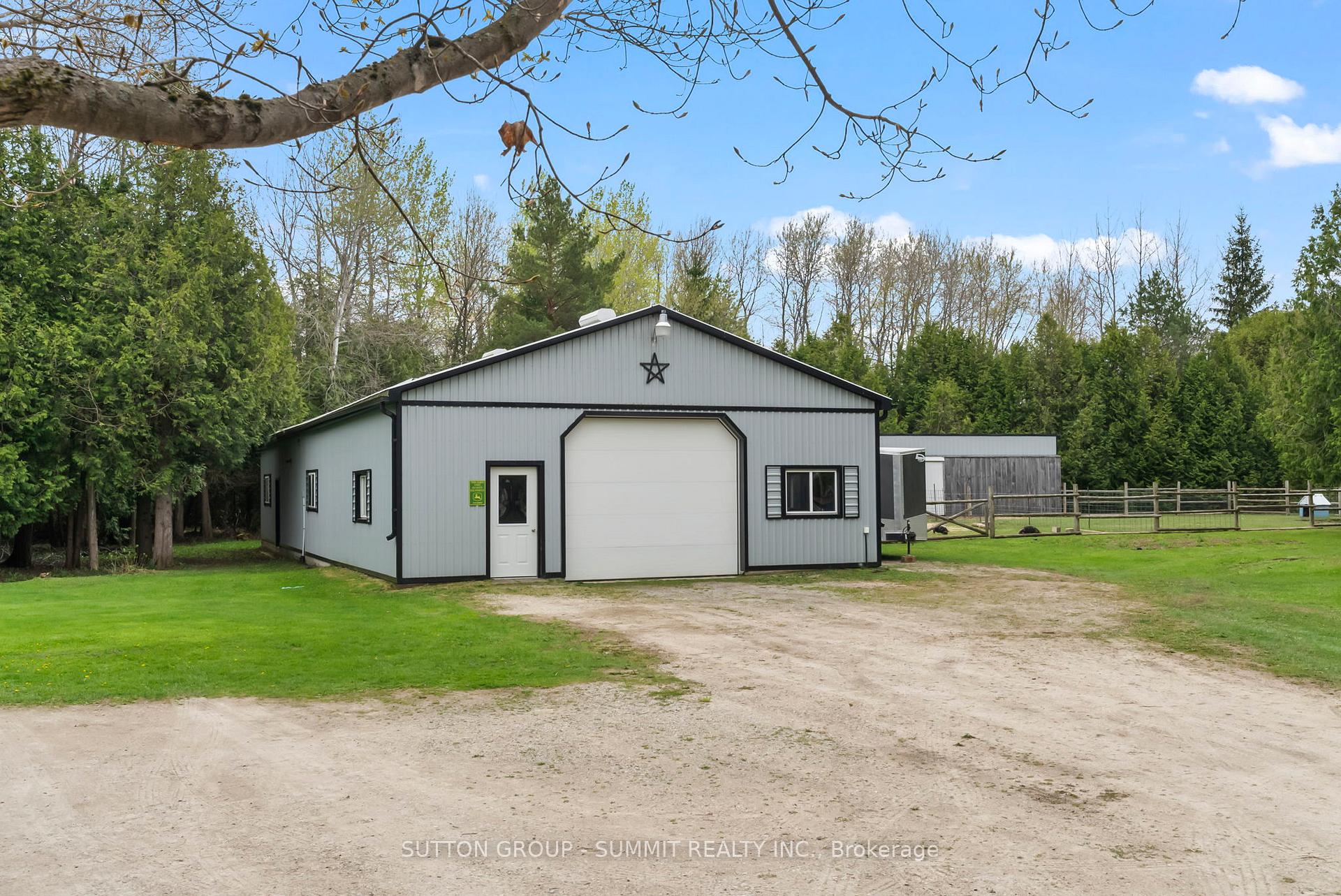 Photo 31 of 134 Paisley Drive, Chatsworth — HOMEH