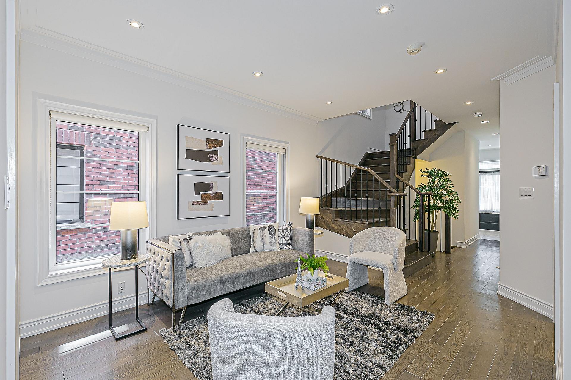Photo 6 of 112 Lichfield Road, Markham, Unionville — HOMEH