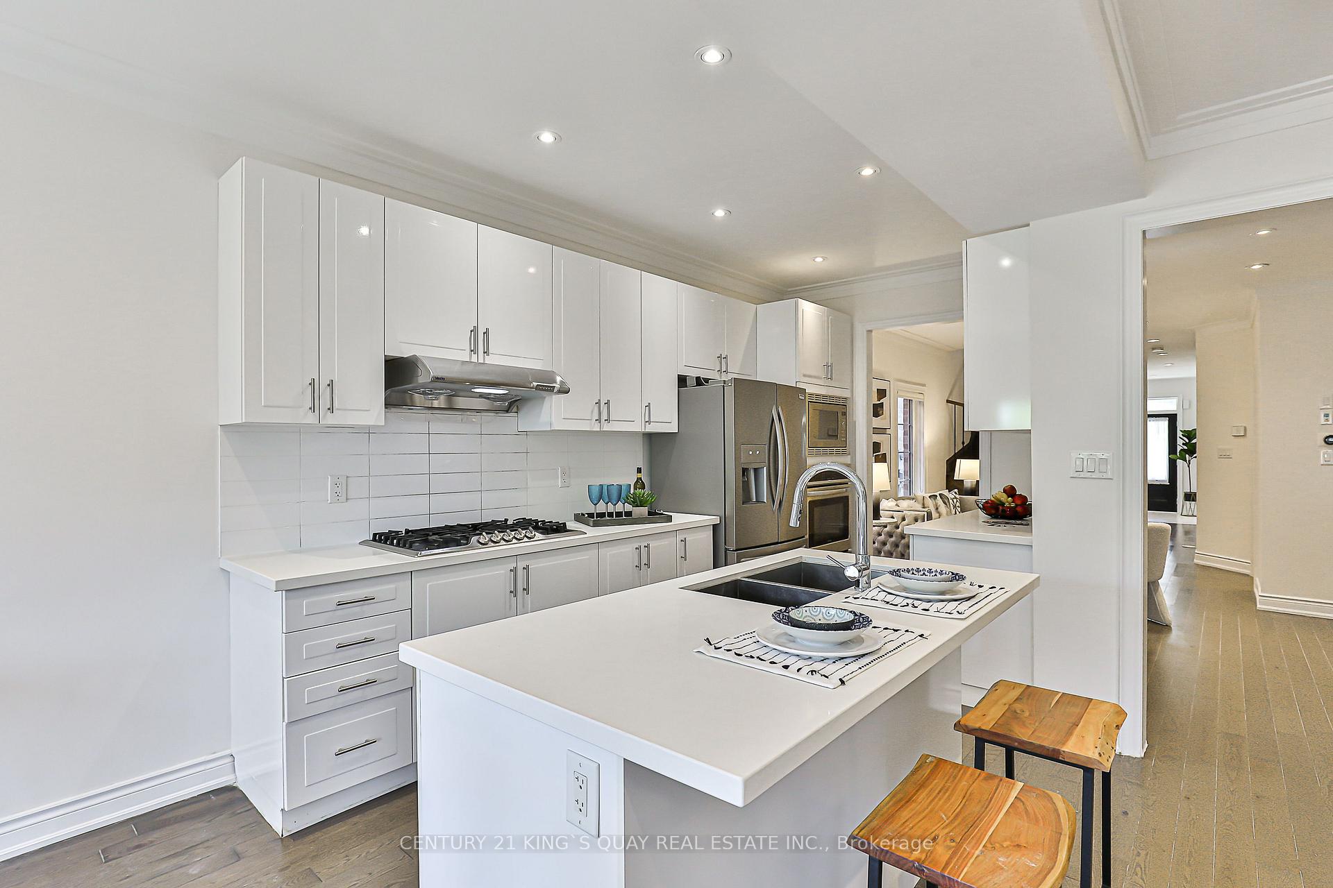 Photo 7 of 112 Lichfield Road, Markham, Unionville — HOMEH