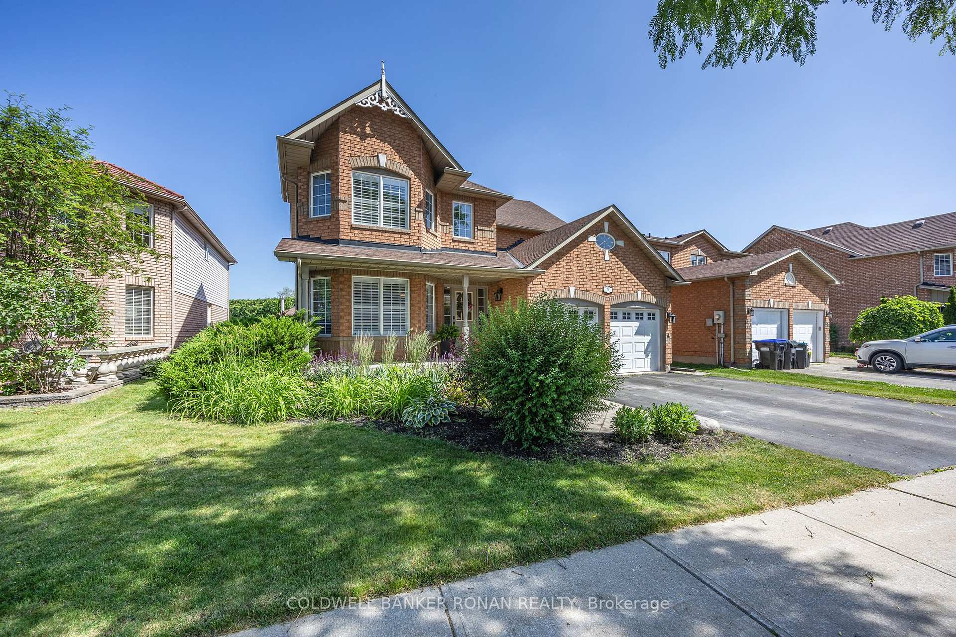 Photo 5 of 8 Coburn Crescent, New Tecumseth, Beeton — HOMEH