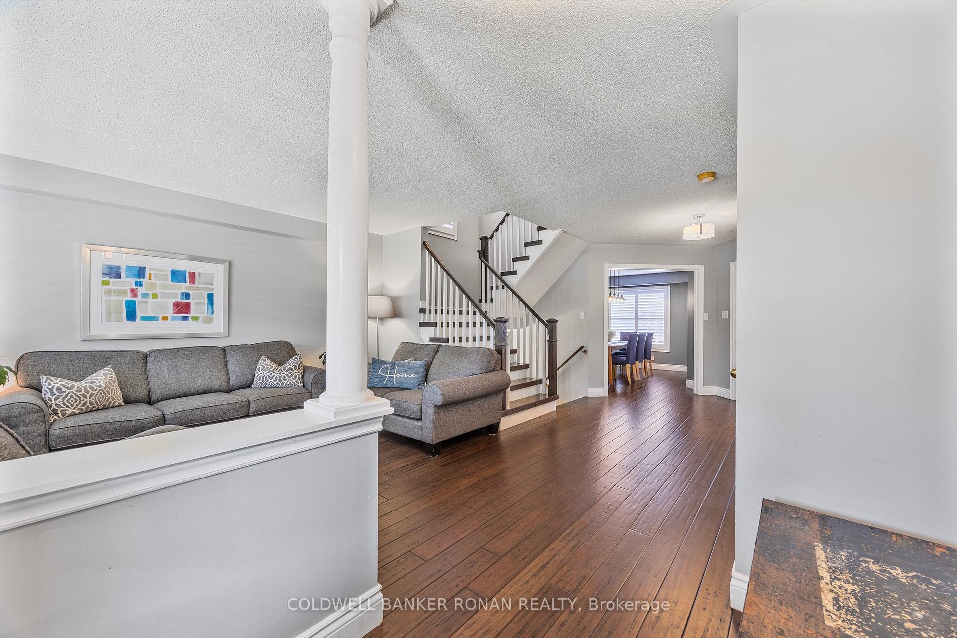 Photo 2 of 8 Coburn Crescent, New Tecumseth, Beeton — HOMEH