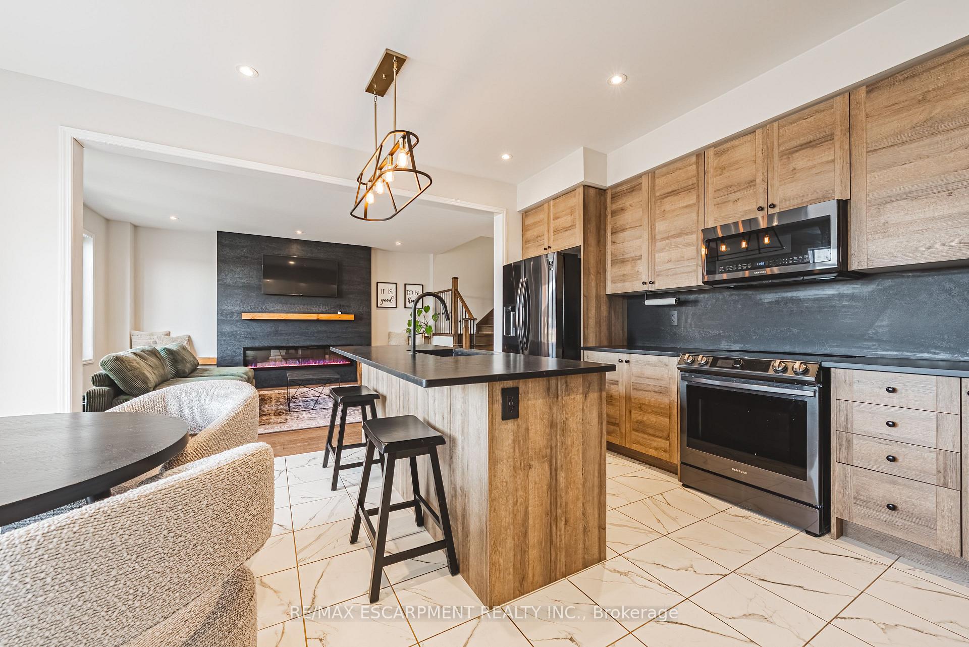 Photo 15 of 249 Kinsman Drive, Hamilton, Binbrook — HOMEH