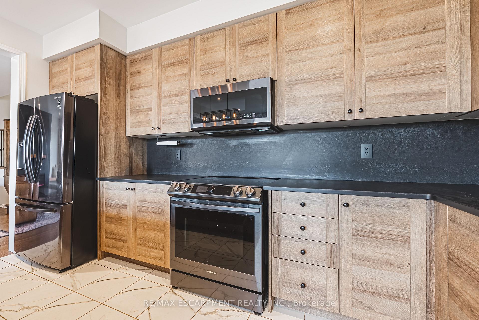 Photo 25 of 249 Kinsman Drive, Hamilton, Binbrook — HOMEH