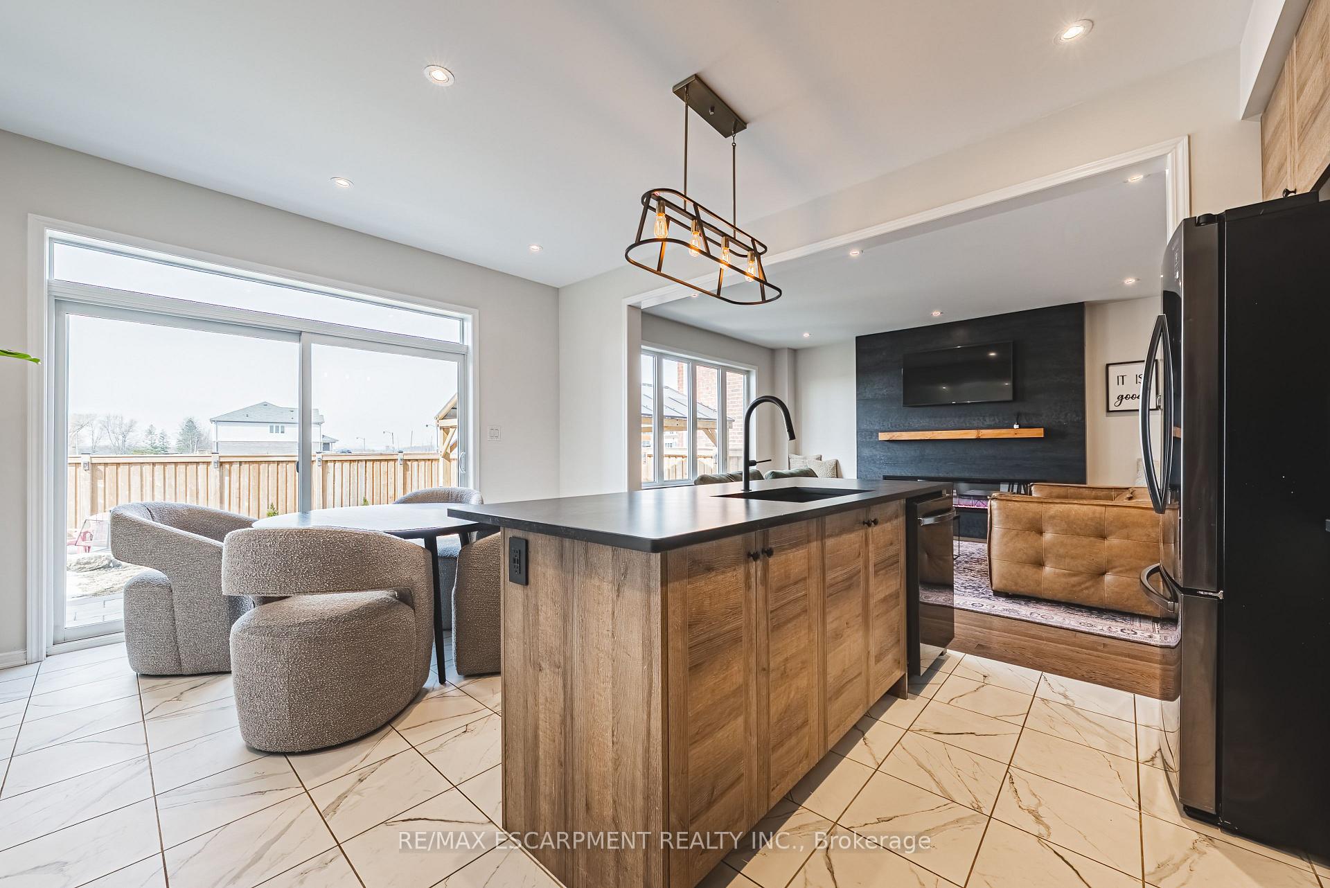 Photo 38 of 249 Kinsman Drive, Hamilton, Binbrook — HOMEH