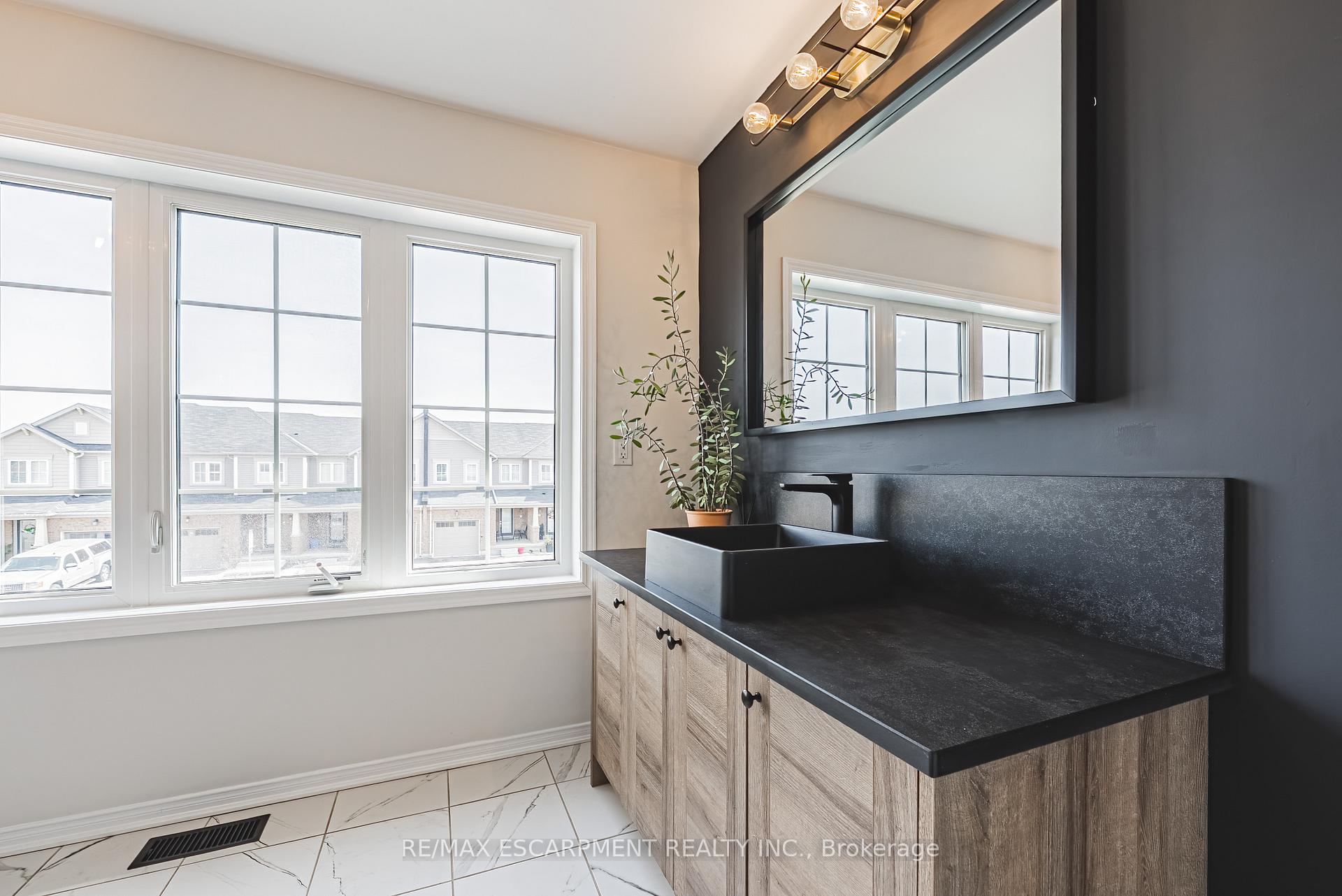 Photo 12 of 249 Kinsman Drive, Hamilton, Binbrook — HOMEH