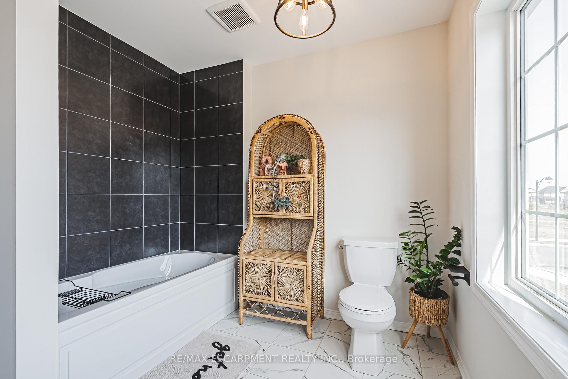 Photo 14 of 249 Kinsman Drive, Hamilton, Binbrook — HOMEH