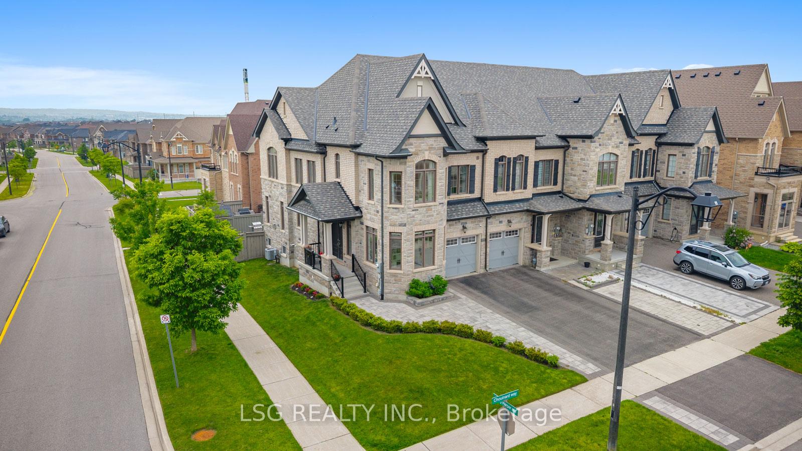 Photo 3 of 312 Roy Harper Avenue, Aurora, Rural Aurora — HOMEH