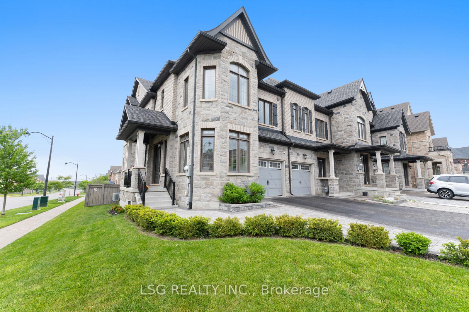 Photo 2 of 312 Roy Harper Avenue, Aurora, Rural Aurora — HOMEH