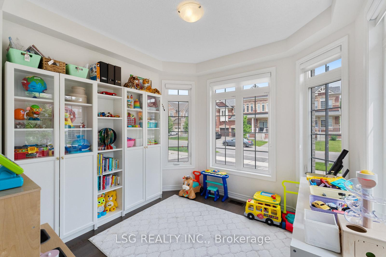 Photo 13 of 312 Roy Harper Avenue, Aurora, Rural Aurora — HOMEH