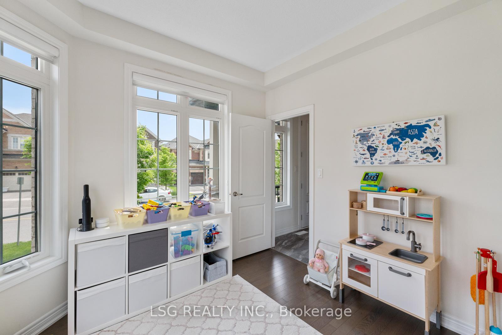 Photo 6 of 312 Roy Harper Avenue, Aurora, Rural Aurora — HOMEH