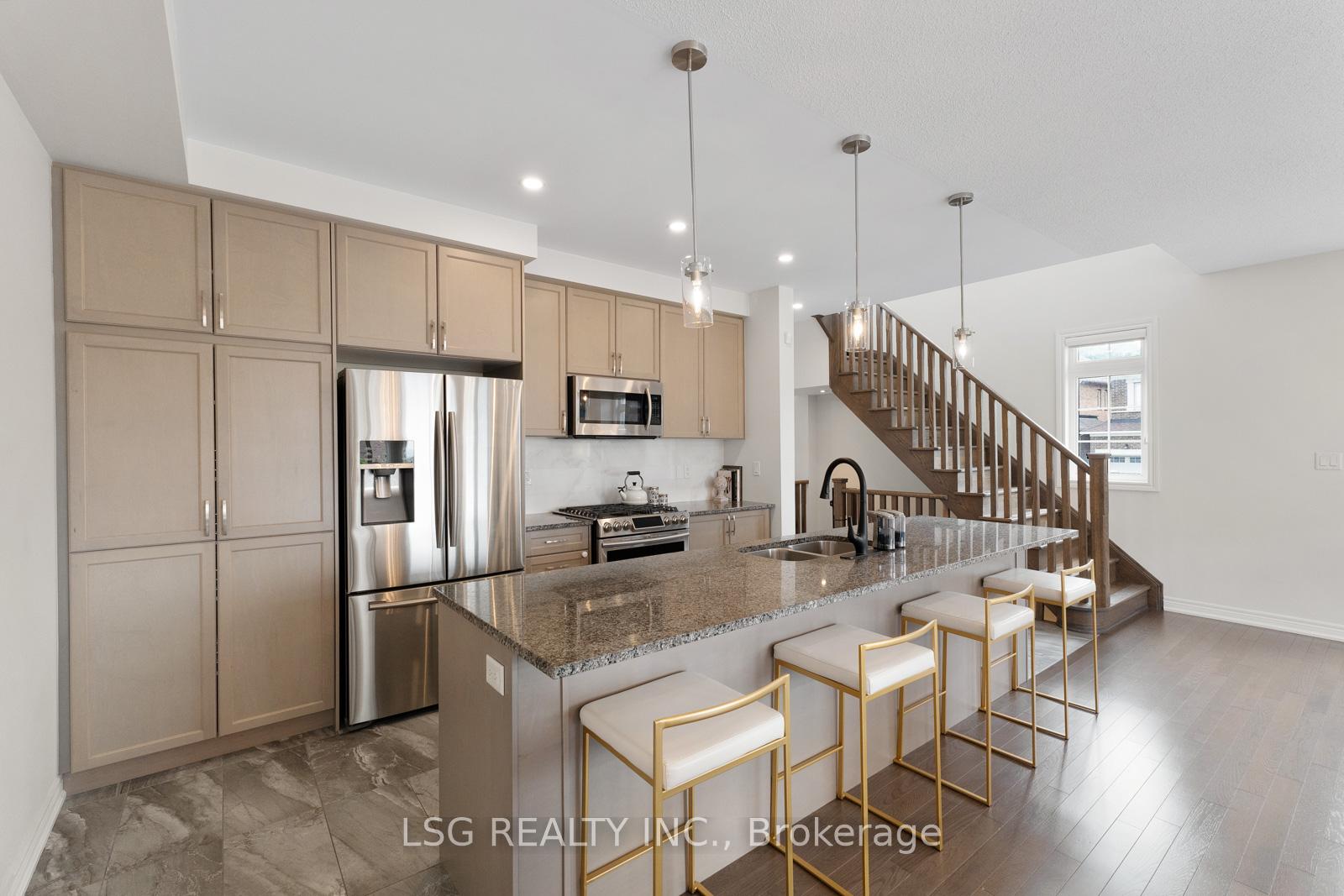 Photo 11 of 312 Roy Harper Avenue, Aurora, Rural Aurora — HOMEH