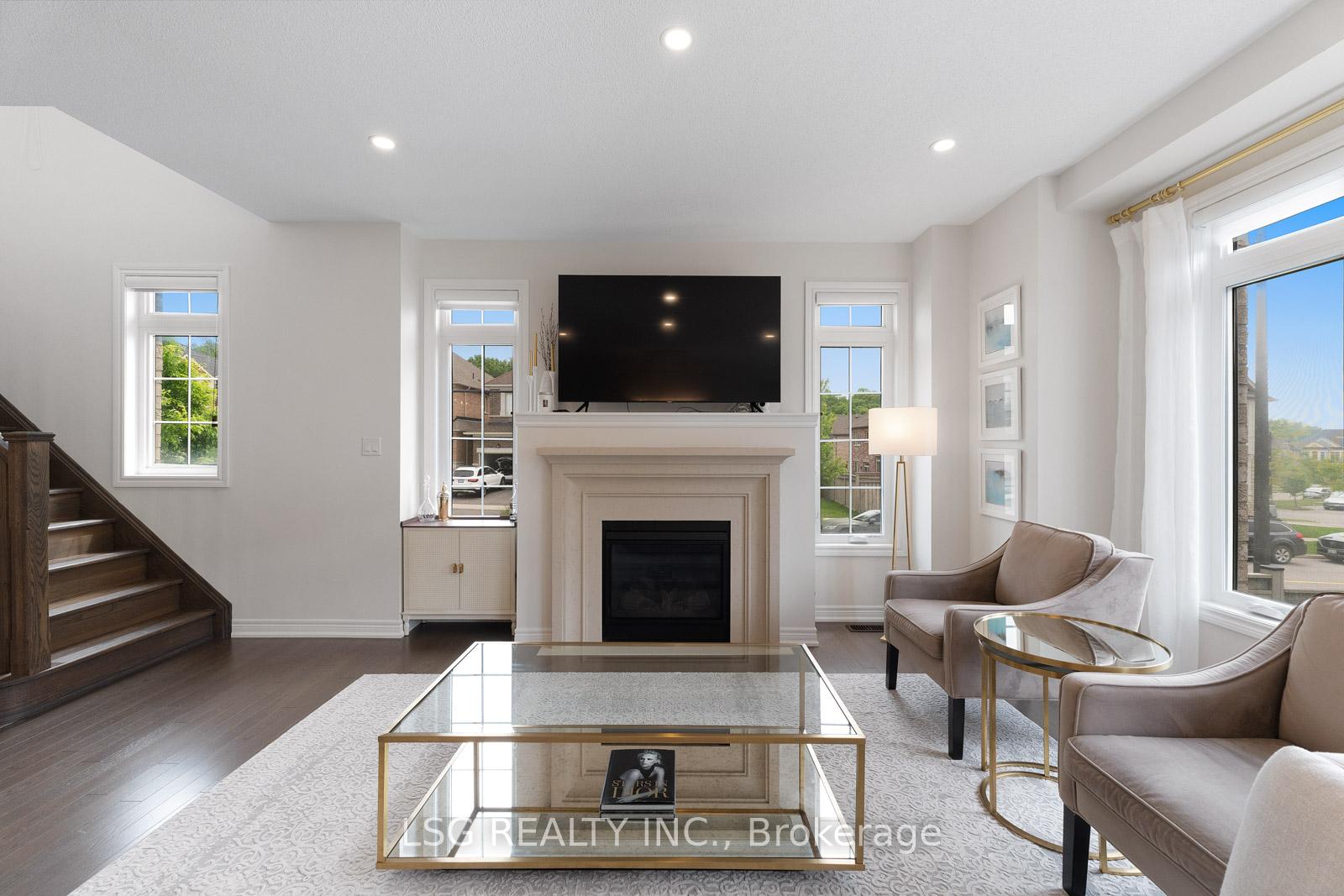 Photo 16 of 312 Roy Harper Avenue, Aurora, Rural Aurora — HOMEH