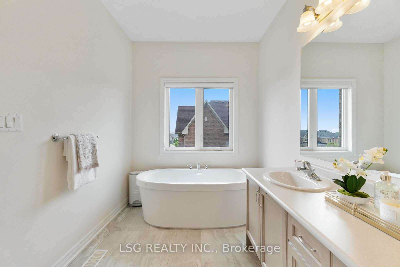 Photo 37 of 312 Roy Harper Avenue, Aurora, Rural Aurora — HOMEH