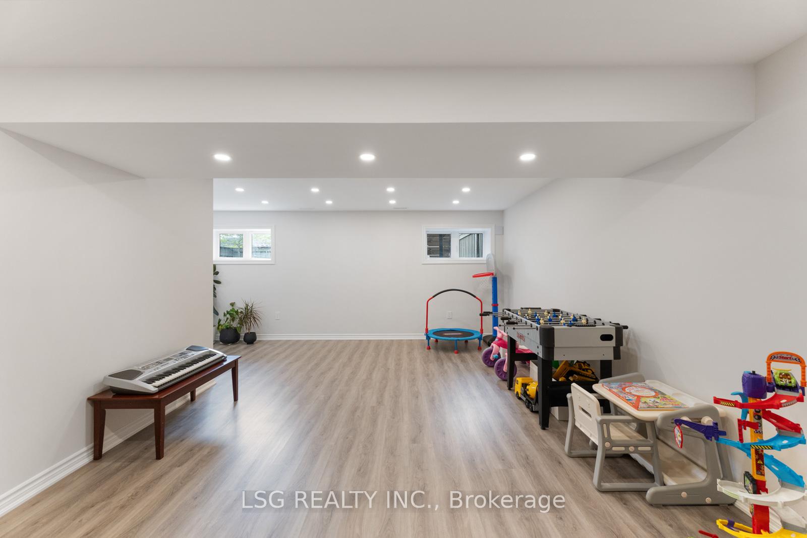 Photo 38 of 312 Roy Harper Avenue, Aurora, Rural Aurora — HOMEH