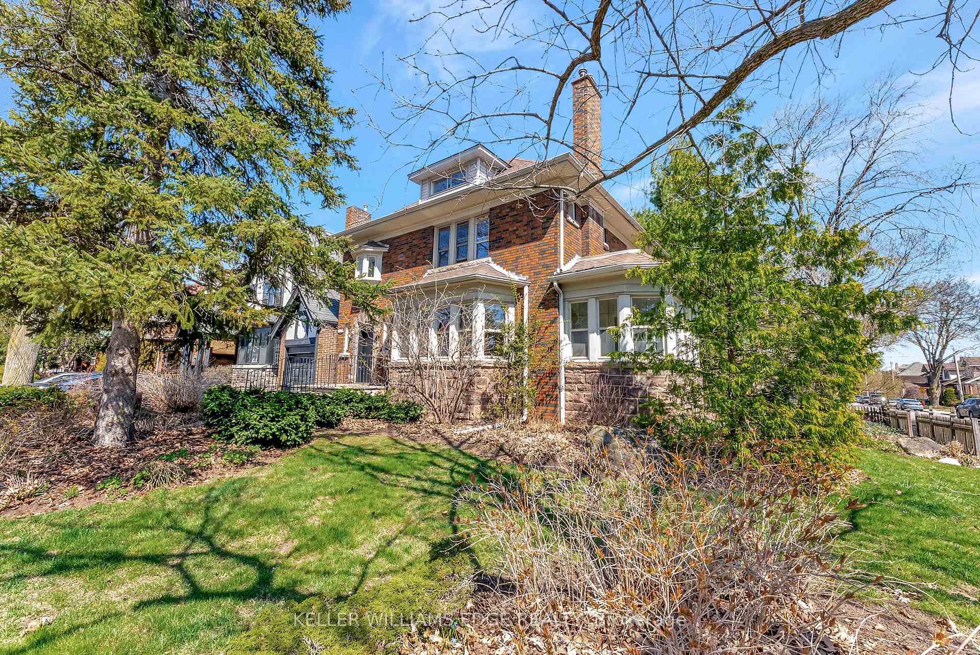 Photo 7 of 969 Montclair Avenue, Hamilton, Delta — HOMEH