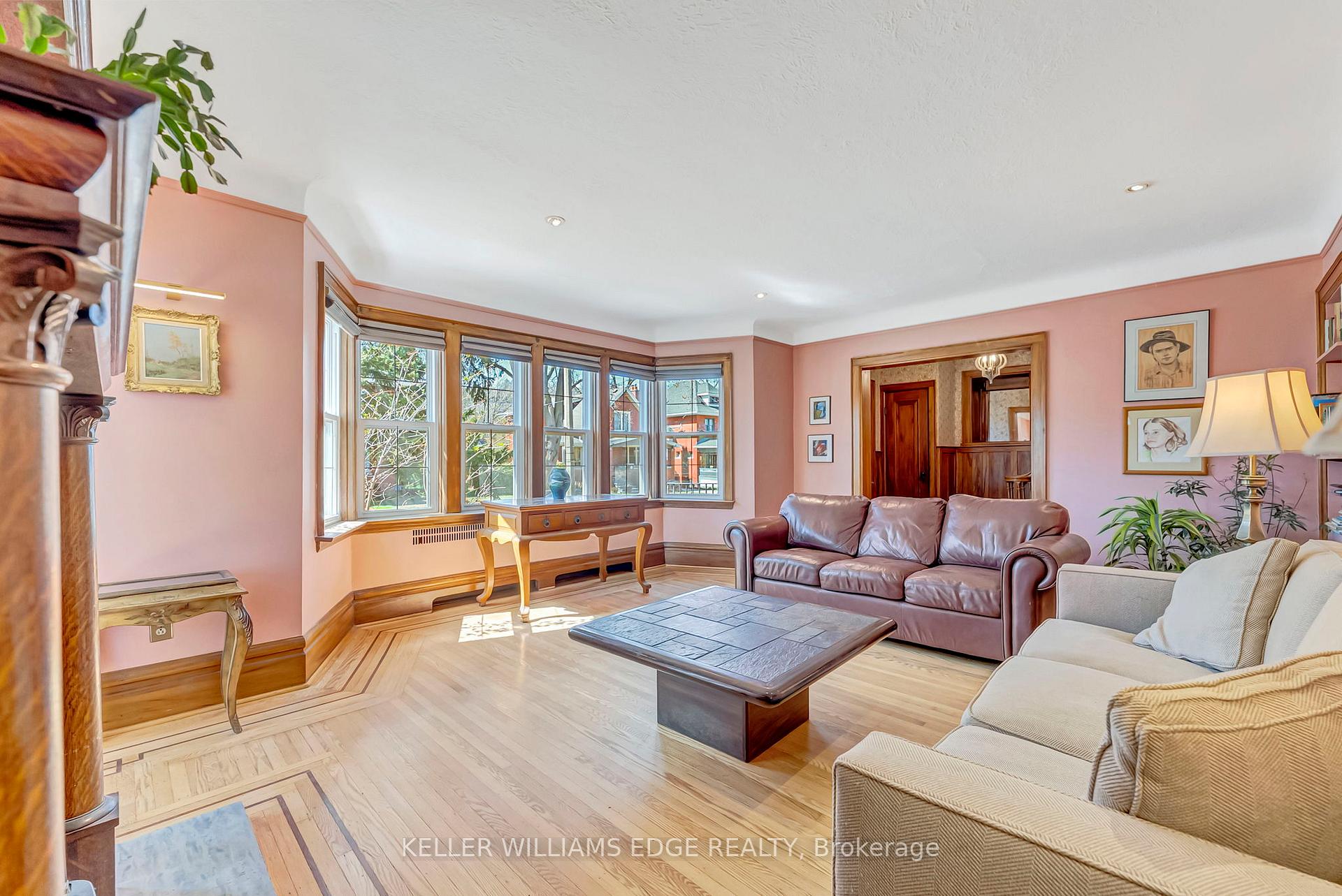 Photo 11 of 969 Montclair Avenue, Hamilton, Delta — HOMEH