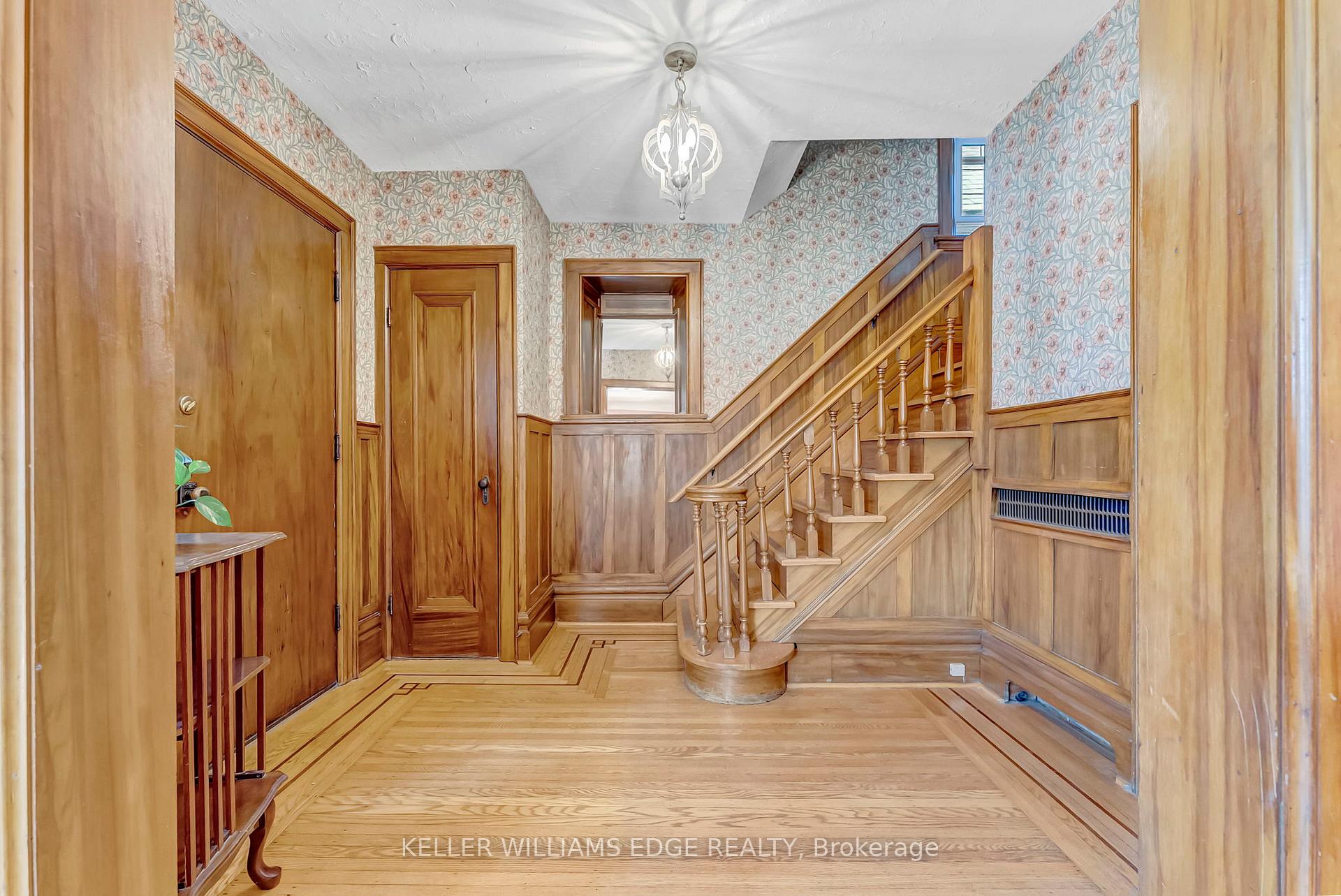 Photo 23 of 969 Montclair Avenue, Hamilton, Delta — HOMEH