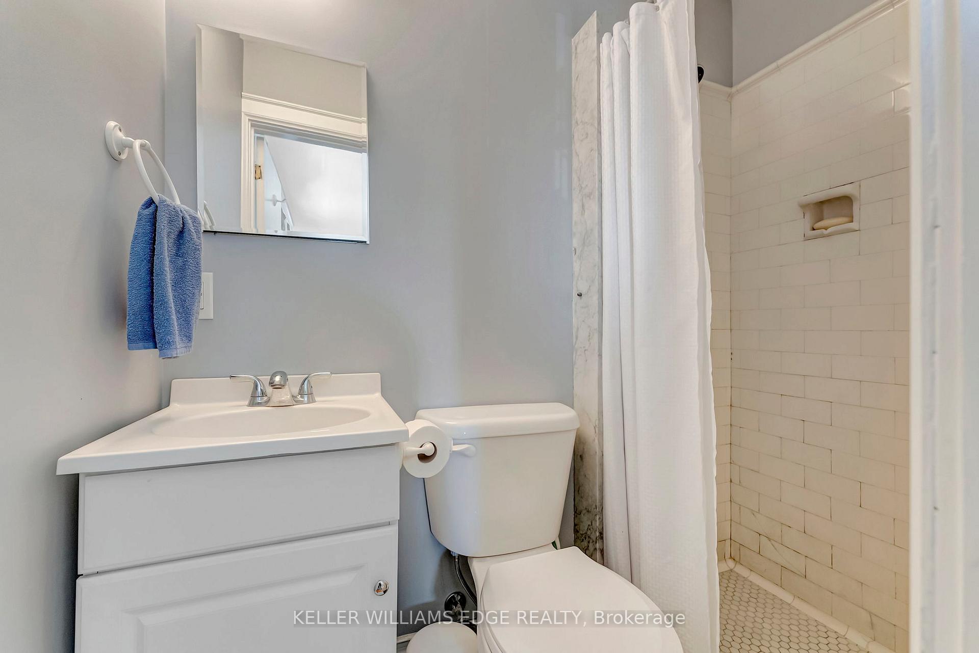 Photo 31 of 969 Montclair Avenue, Hamilton, Delta — HOMEH