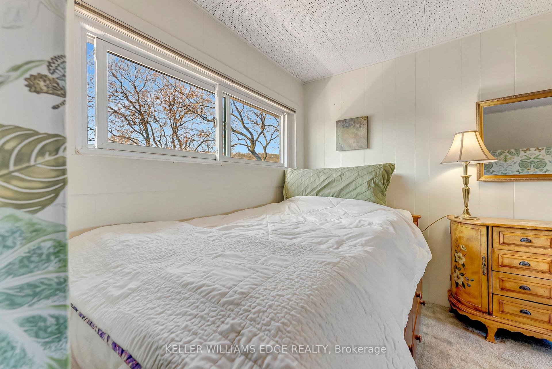 Photo 12 of 969 Montclair Avenue, Hamilton, Delta — HOMEH