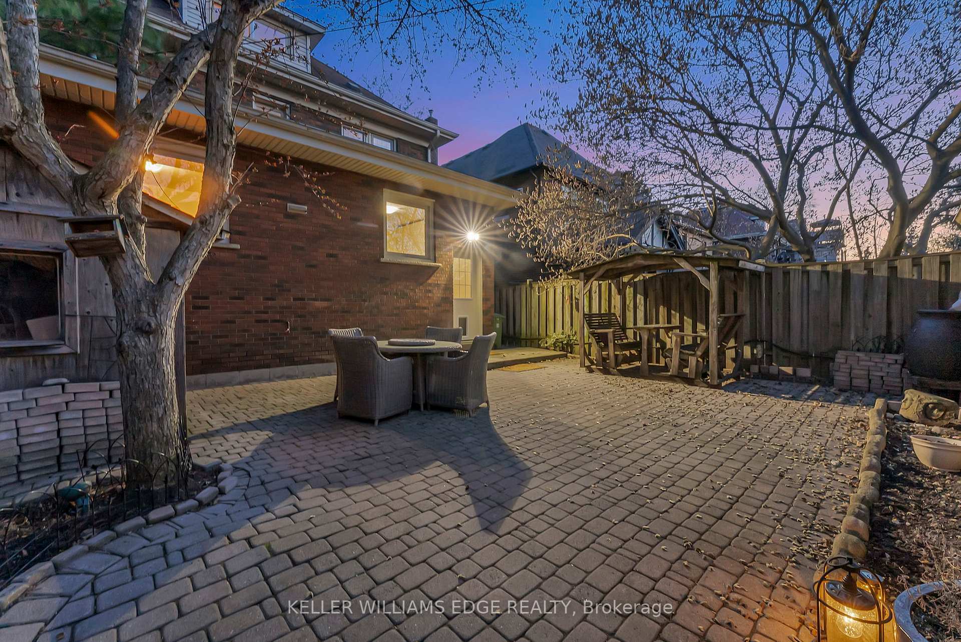 Photo 14 of 969 Montclair Avenue, Hamilton, Delta — HOMEH