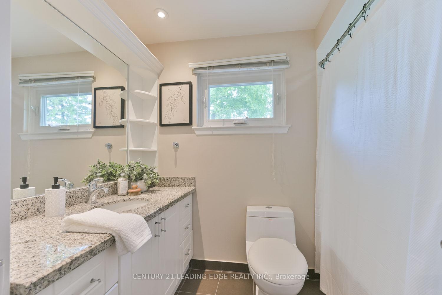 Photo 35 of 40 Fonthill Boulevard, Markham, Unionville — HOMEH